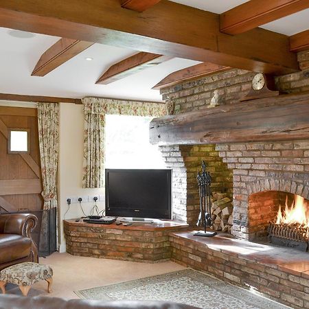 Walled Garden Lodge Ryehill Exterior foto